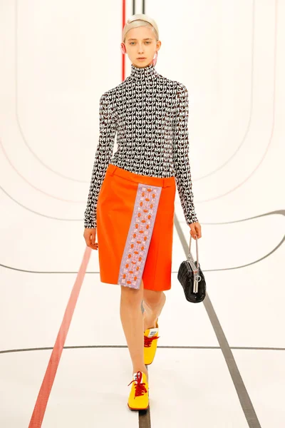 Look 44